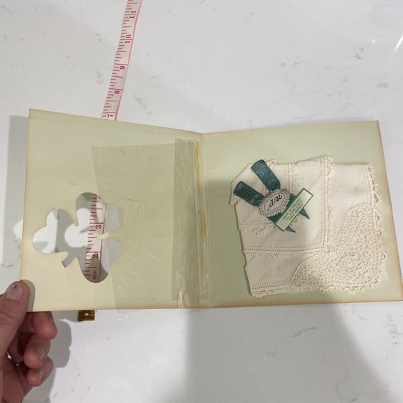 Pure Irish Linen I believe it's a lace handkerchief hand worked made in Ireland - Picture 8 of 10